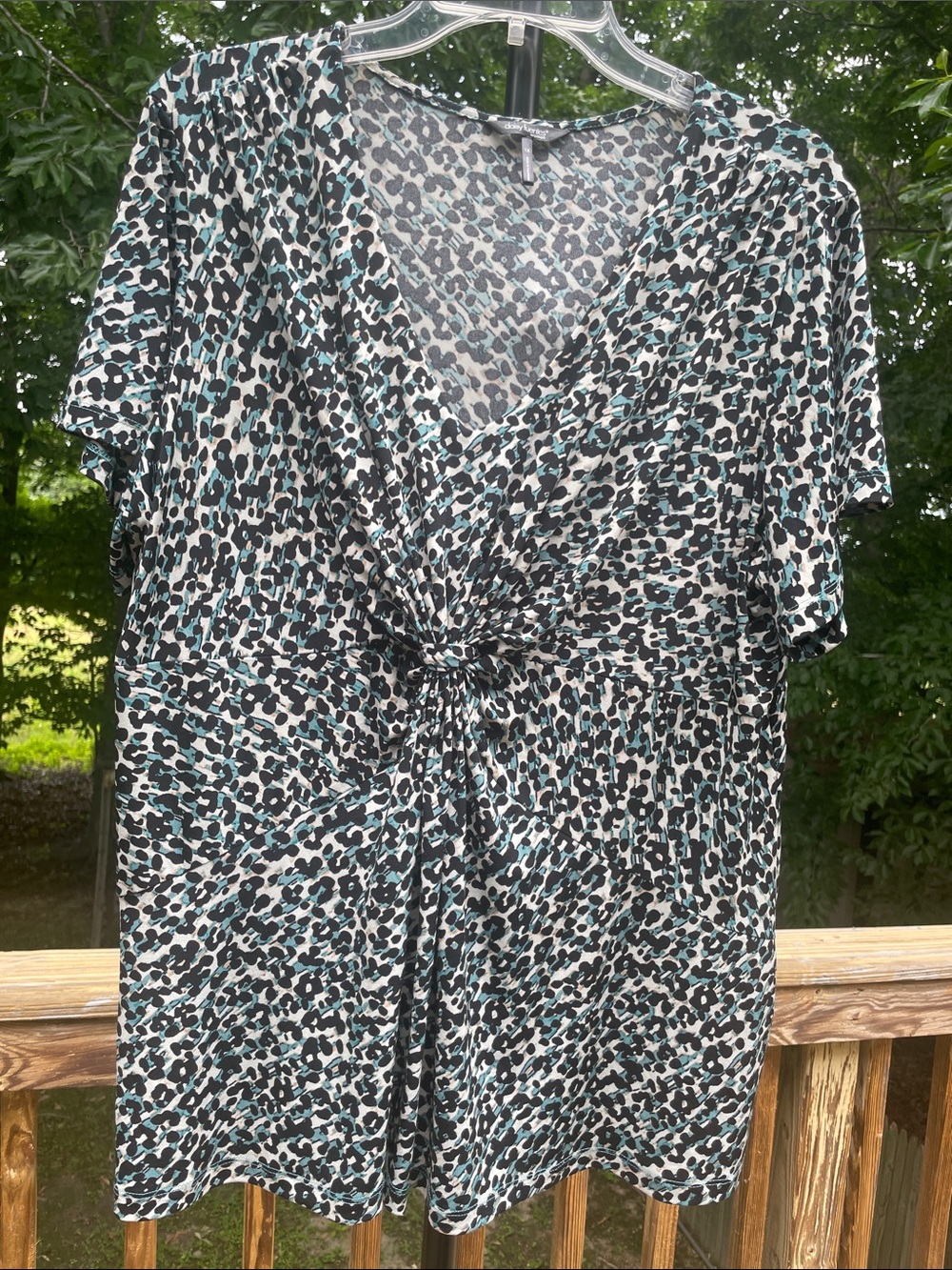 Daisy Fuentes 1X  Teal Black White Leopard-Print Wrap Pullover Top Preworn - Picture 2 of 13
